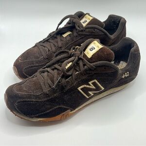 New Balance 442 Womens Brown Suede Low Top Sneakers Athleisure Size 8.5